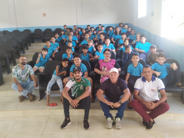 Prefeitura Municipal de Monte Negro, promove projeto Bom de Bola, Bom na Escola